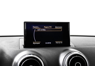 Подержанный автомобиль Audi A3 Sedan 2015 года (16 фото)