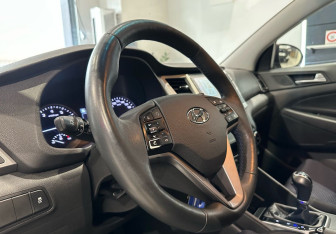 Подержанный автомобиль Hyundai Tucson 2016 года (12 фото)