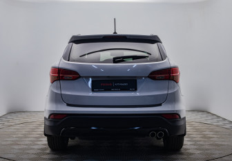 Подержанный автомобиль Hyundai Santa Fe 2013 года (4 фото)