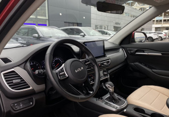 Подержанный автомобиль Kia Seltos 2022 года (21 фото)
