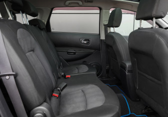 Подержанный автомобиль Nissan Qashqai+2 2011 года (12 фото)