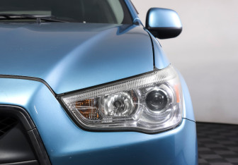 Подержанный автомобиль Mitsubishi ASX 2010 года (19 фото)