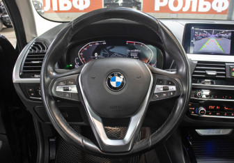 Подержанный автомобиль BMW X3 2019 года (17 фото)
