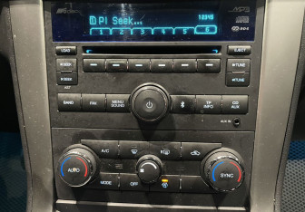 Подержанный автомобиль Chevrolet Captiva 2014 года (15 фото)