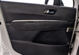 Подержанный автомобиль Peugeot 3008 2013 года (19 фото)