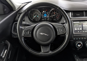 Подержанный автомобиль Jaguar E-Pace 2018 года (22 фото)