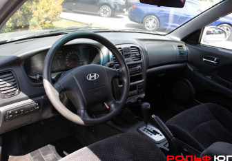 Подержанный автомобиль Hyundai Sonata 2008 года (10 фото)