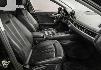 Подержанный автомобиль Audi A4 Sedan 2017 года (9 фото)