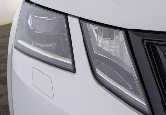 Подержанный автомобиль Skoda Octavia Liftback 2019 года (11 фото)