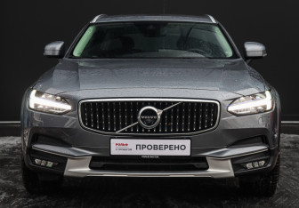 Подержанный автомобиль Volvo V90 Cross Country 2018 года (2 фото)