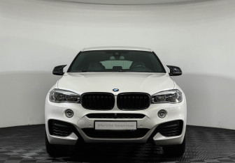 Подержанный автомобиль BMW X6 2019 года (3 фото)