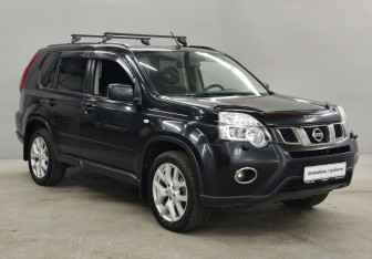 Подержанный автомобиль Nissan X-Trail 2012 года (3 фото)