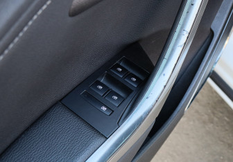 Подержанный автомобиль Opel Astra Hatchback 2010 года (13 фото)