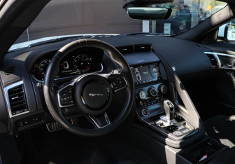 Подержанный автомобиль Jaguar F-Type Coupe 2020 года (8 фото)