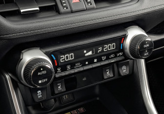 Подержанный автомобиль Toyota RAV4 2024 года (21 фото)