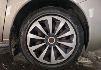 Подержанный автомобиль Peugeot 3008 2010 года (14 фото)