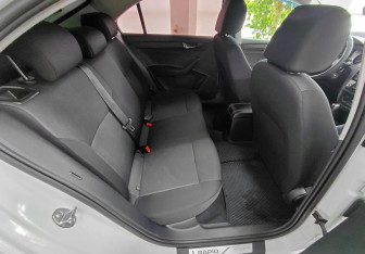 Подержанный автомобиль Skoda Rapid Liftback 2019 года (17 фото)