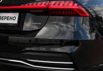 Подержанный автомобиль Audi A7 2019 года (25 фото)