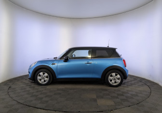Подержанный автомобиль MINI Hatch 2017 года (8 фото)