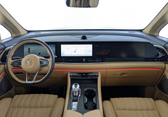 Подержанный автомобиль Voyah Dream 2023 года (24 фото)