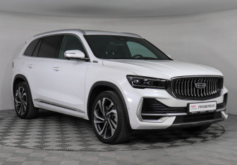 Подержанный автомобиль Geely Monjaro 2025 года (3 фото)