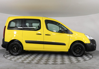 Подержанный автомобиль Peugeot Partner 2021 года (4 фото)