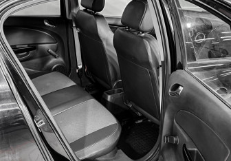 Подержанный автомобиль Opel Corsa 2008 года (9 фото)