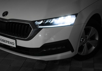 Подержанный автомобиль Skoda Octavia Liftback 2020 года (18 фото)