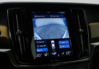 Подержанный автомобиль Volvo S90 2017 года (17 фото)