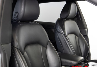 Подержанный автомобиль Audi Q8 2019 года (17 фото)