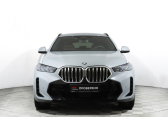 Подержанный автомобиль BMW X6 2024 года (2 фото)