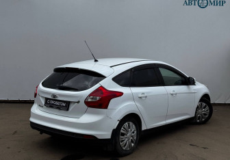 Подержанный автомобиль Ford Focus Hatchback 2013 года (8 фото)