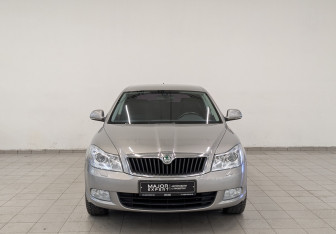 Подержанный автомобиль Skoda Octavia Wagon 2012 года (2 фото)