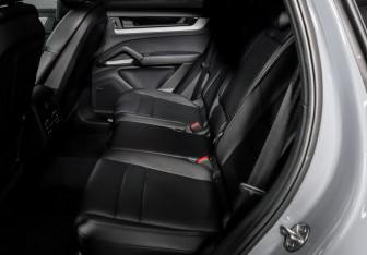 Подержанный автомобиль Porsche Cayenne 2024 года (10 фото)