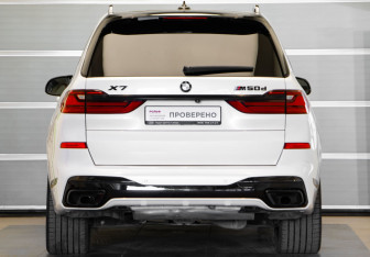 Подержанный автомобиль BMW X7 2019 года (5 фото)