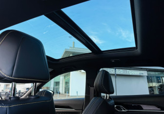 Подержанный автомобиль Geely Coolray 2025 года (16 фото)