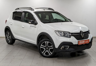 Подержанный автомобиль Renault Sandero 2021 года (3 фото)