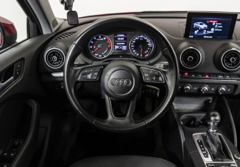 Подержанный автомобиль Audi A3 Sedan 2016 года (10 фото)
