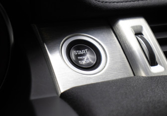 Подержанный автомобиль Land Rover Range Rover Evoque 2018 года (17 фото)