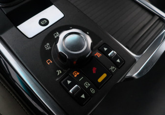 Подержанный автомобиль Land Rover Range Rover Sport 2011 года (16 фото)