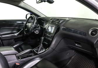 Подержанный автомобиль Ford Mondeo Sedan 2012 года (8 фото)