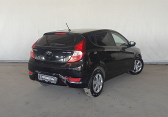 Подержанный автомобиль Hyundai Solaris Hatchback 2013 года (6 фото)