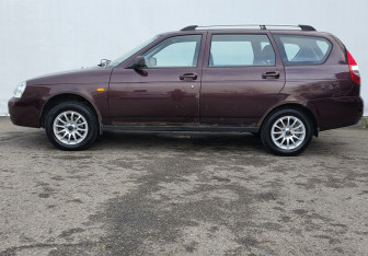 Подержанный автомобиль LADA (ВАЗ) Priora Wagon 2010 года (8 фото)