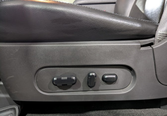 Подержанный автомобиль Ford Explorer 2008 года (21 фото)