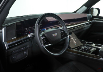 Подержанный автомобиль Cadillac Escalade Suv 2025 года (12 фото)