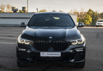 Подержанный автомобиль BMW X6 2021 года (3 фото)