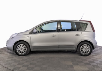 Подержанный автомобиль Nissan Note 2013 года (8 фото)