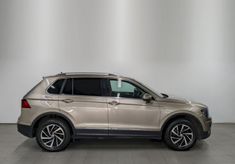 Подержанный автомобиль Volkswagen Tiguan 2019 года (4 фото)