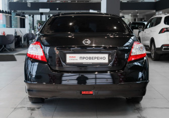 Подержанный автомобиль Nissan Teana 2012 года (5 фото)