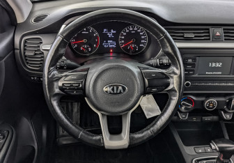 Подержанный автомобиль Kia Rio Hatchback 2021 года (20 фото)